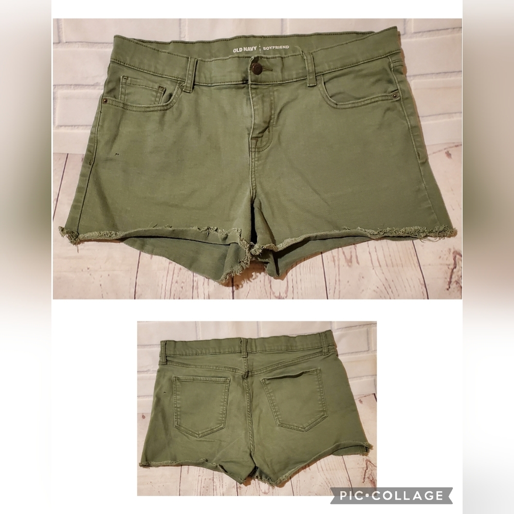 Womens Shorts - Picture 6 of 9